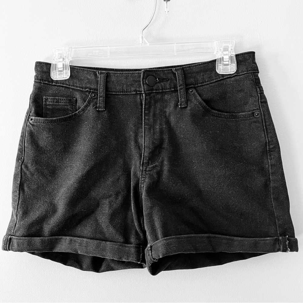 Universal Thread Black High Rise Midi Shorts 
size 2 or 26 Regular